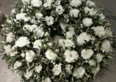 couronne fleurs blanches