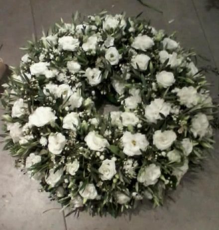 couronne fleurs blanches